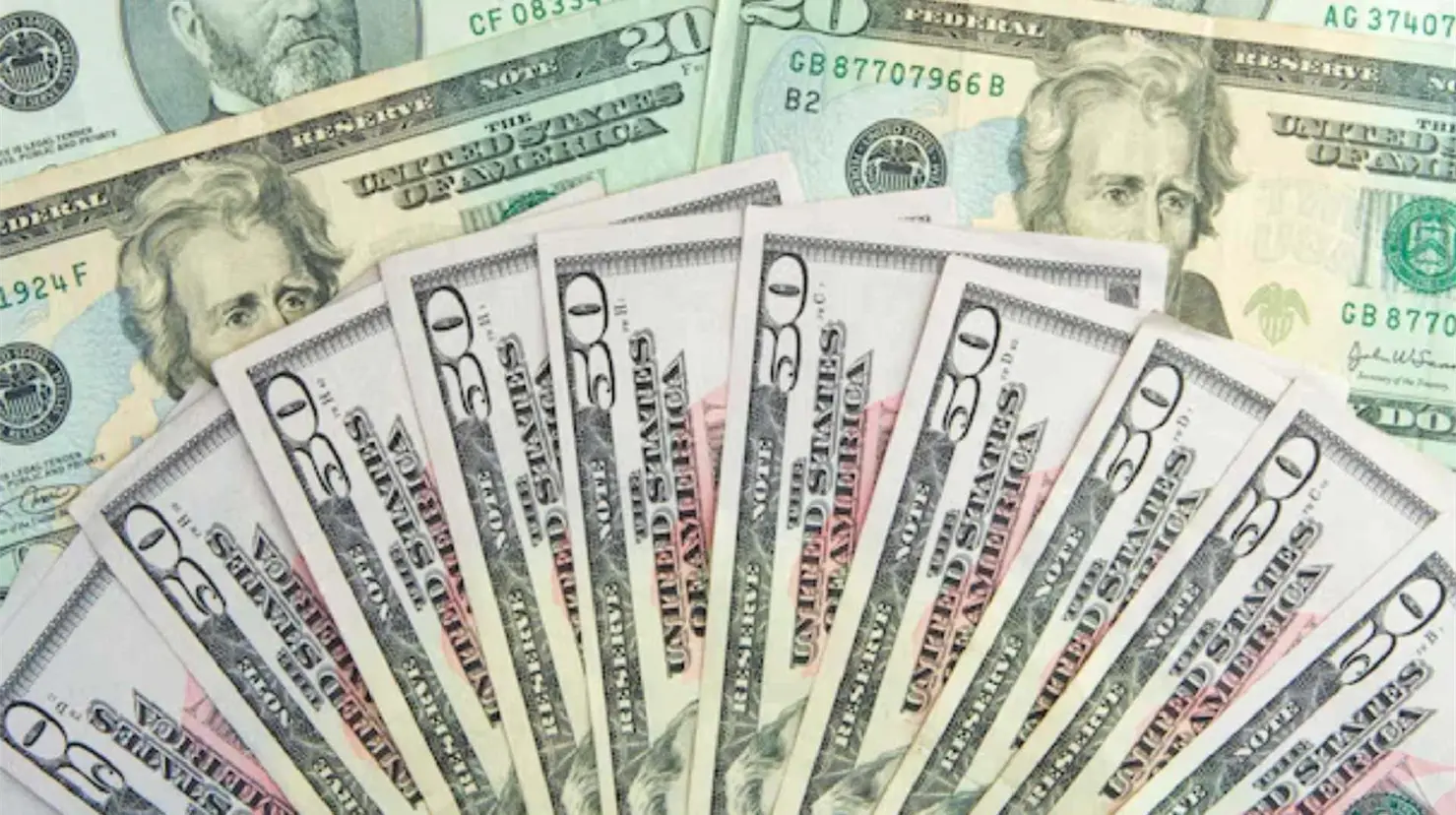 Precio del d&oacute;lar hoy martes 13 de enero: Peso gana terreno y el tipo de cambio se mantiene debajo de los 18 pesos