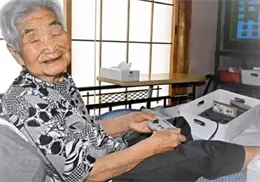 Abuelita de 100 a&ntilde;os afirma que sigue adelante gracias a los videojuegos