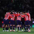 Chivas vence a Ju&aacute;rez con gol de &uacute;ltimo minuto y es l&iacute;der del Clausura 2026
