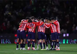 Chivas vence a Ju&aacute;rez con gol de &uacute;ltimo minuto y es l&iacute;der del Clausura 2026