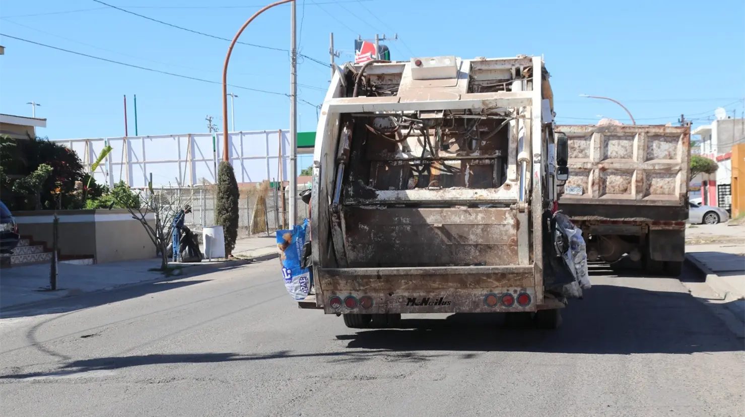 Mantenimiento de unidades retrasa recolecci&oacute;n de basura en Navojoa