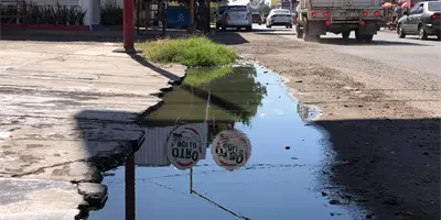 Negocios se ven afectados por fugas de agua