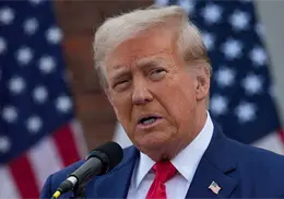 Trump amenaza con implentar aranceles a pa&iacute;ses que rechacen su estrategia sobre Groenlandia