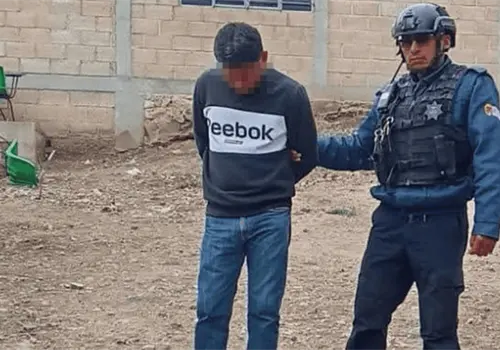 Detienen a maestro por intentar besar a alumna de primaria en Comit&aacute;n, Chiapas