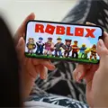 Enga&ntilde;adas por Roblox, hermanas de 16 y 10 a&ntilde;os huyeron de su casa