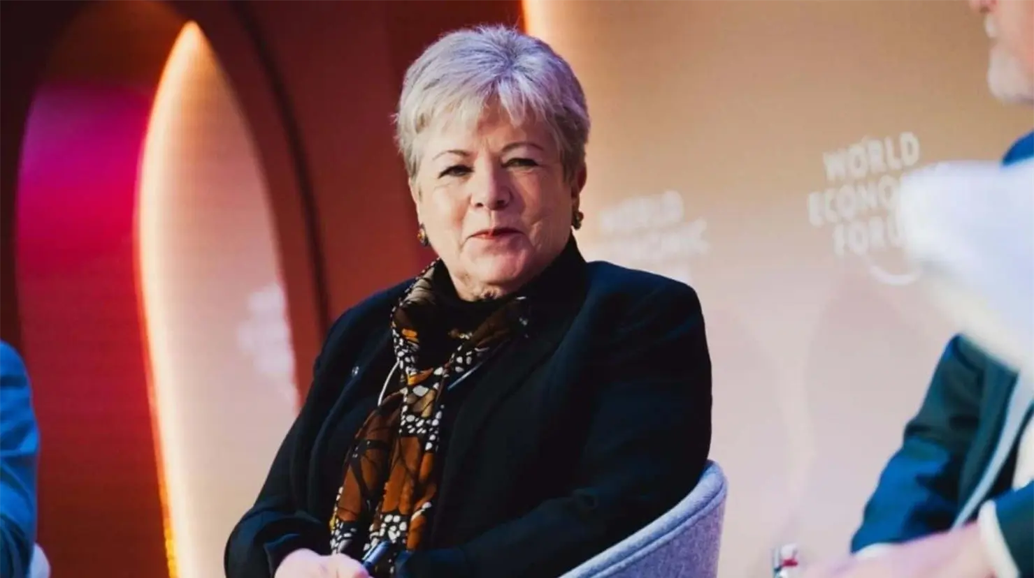 México presenta su Plan de desarrollo sostenible y energías limpias en el Foro Económico Mundial en Suiza