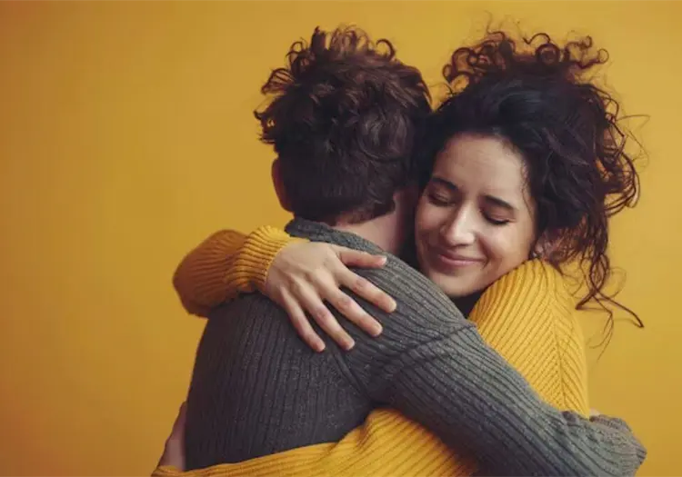 21 de enero D&iacute;a Internacional del Abrazo: &iquest;sabes cu&aacute;ntos necesitas al d&iacute;a para cambiar tu estado de &aacute;nimo seg&uacute;n la psicolog&iacute;a?