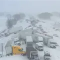 VIDEO | Carambola de m&aacute;s de 100 veh&iacute;culos paraliza autopista en Michigan por intensa nevada