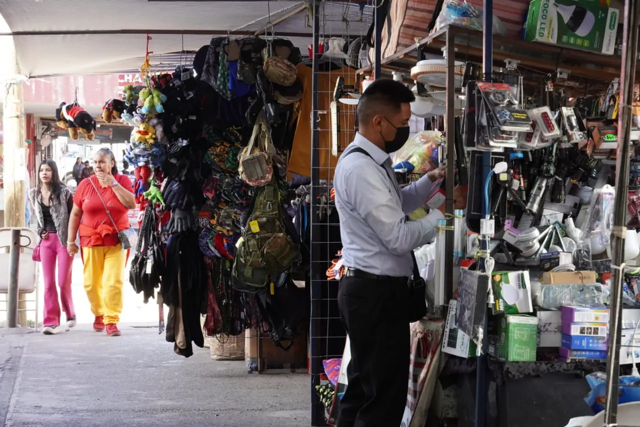 "Pega" la cuesta de enero a ambulantes