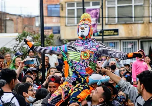 Carnaval Guaymas 2026 contar&aacute; con Karcocha, el arlequ&iacute;n urbano m&aacute;s famoso del mundo