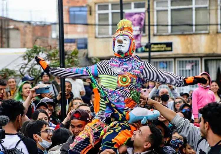 Carnaval Guaymas 2026 contar&aacute; con Karcocha, el arlequ&iacute;n urbano m&aacute;s famoso del mundo
