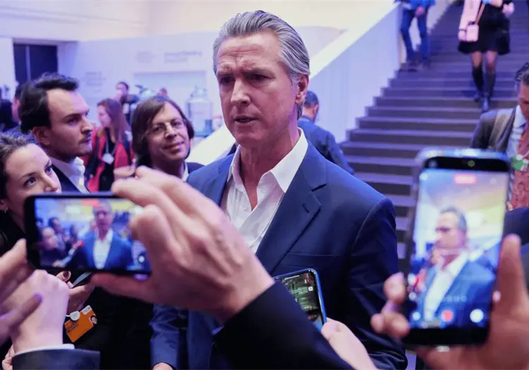 Gobernador de California pide a europeos tener huevos ante Trump