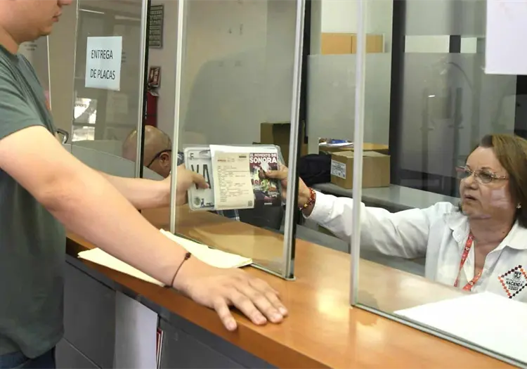 Brindan 75% de descuento en revalidaci&oacute;n de placas