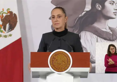 Sheinbaum anuncia megabacheo para reparar 18 mil kilómetros de carreteras y confirma obras en Sonora Sheinbaum anuncia megabacheo para reparar 18 mil kilómetros de carreteras y confirma obras en Sonora