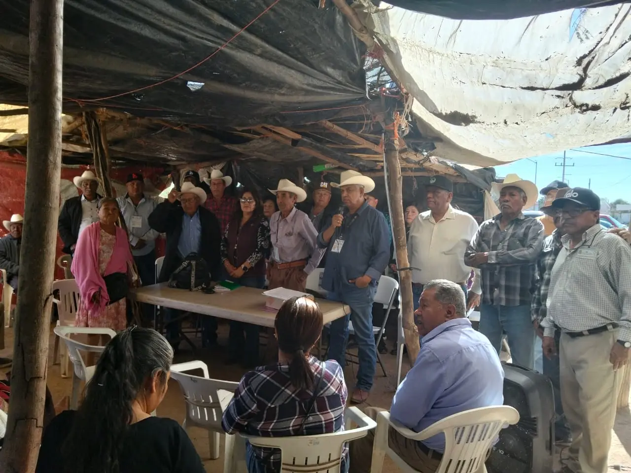 Mayos reclaman tierras, agua y desarrollo