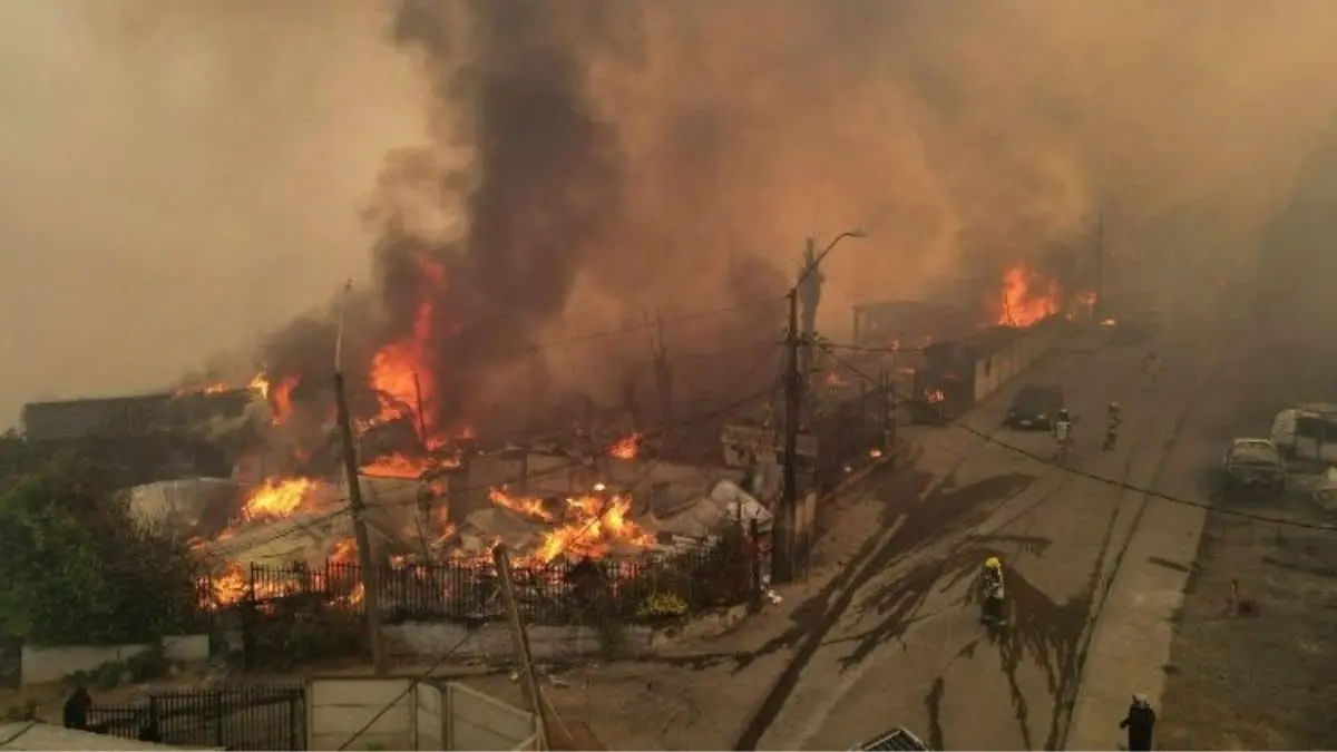 Aumenta a 20 la cifra de muertos por incendios en Chile