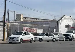 Taxistas se instalan sobre calle Sinaloa Taxistas se instalan sobre calle Sinaloa