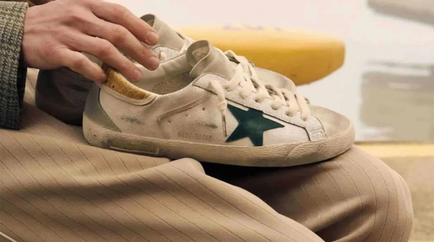 Tenis Golden Goose “sucios y rotos”: ¿Por qué cuestan tanto y son tan populares?