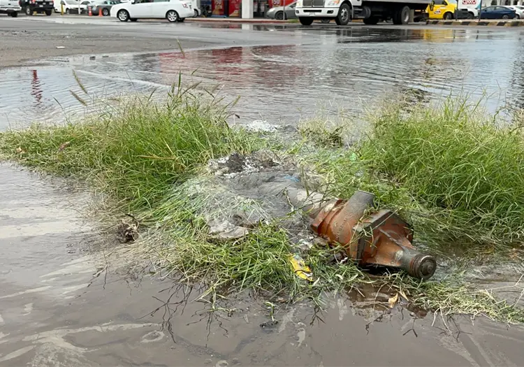 Derriban hidrante durante accidente en Ciudad Obreg&oacute;n