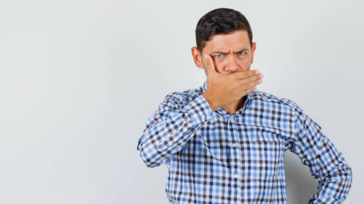 Así puedes controlar el mal aliento cuando no puedes cepillarte los dientes