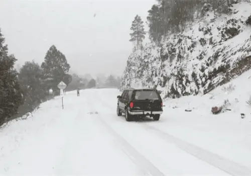 Chihuahua suspende clases presenciales por tercera tormenta invernal; cae nieve en 11 municipios