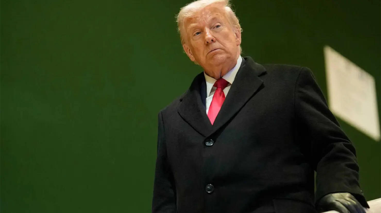 Trump amenaza con imponer arancel del 100% a Canad&aacute; por acercamiento comercial con China