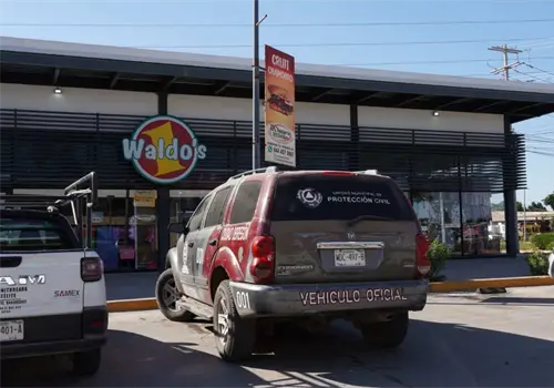 Seguir&aacute;n cerradas tiendas Waldo&acute;s en Cajeme