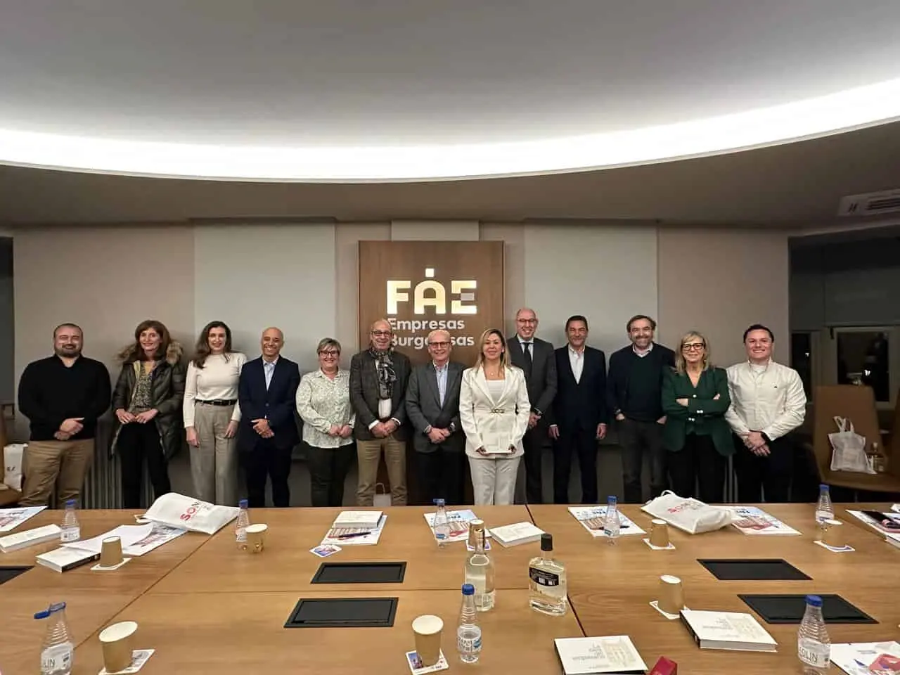 Durante la reuni&oacute;n con empresarios espa&ntilde;oles, tambi&eacute;n se abordaron temas de la industria automotriz, maquiladoras, agroalimentaria, turismo, semiconductores y mano de obra entre otros.