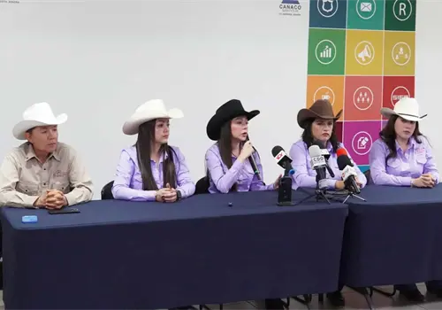 Posponen Cabalgata con Aroma de Mujer Posponen Cabalgata con Aroma de Mujer