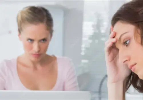 Esto dice la psicolog&iacute;a sobre las personas que evitan mirar a los ojos durante una conversaci&oacute;n