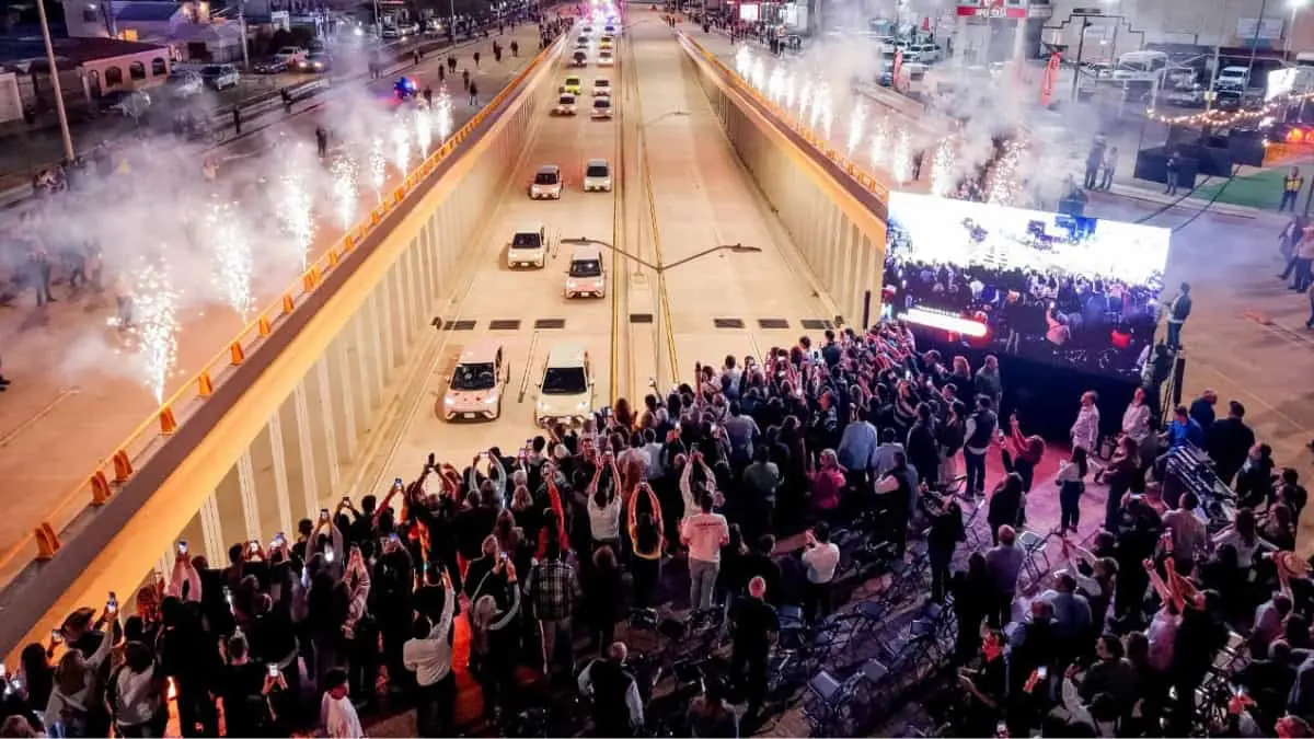 Inaugura Astiazar&aacute;n el paso a desnivel