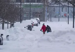 Tormenta de nieve en Estados Unidos deja al menos 17 muertos y 800 mil hogares sin electricidad