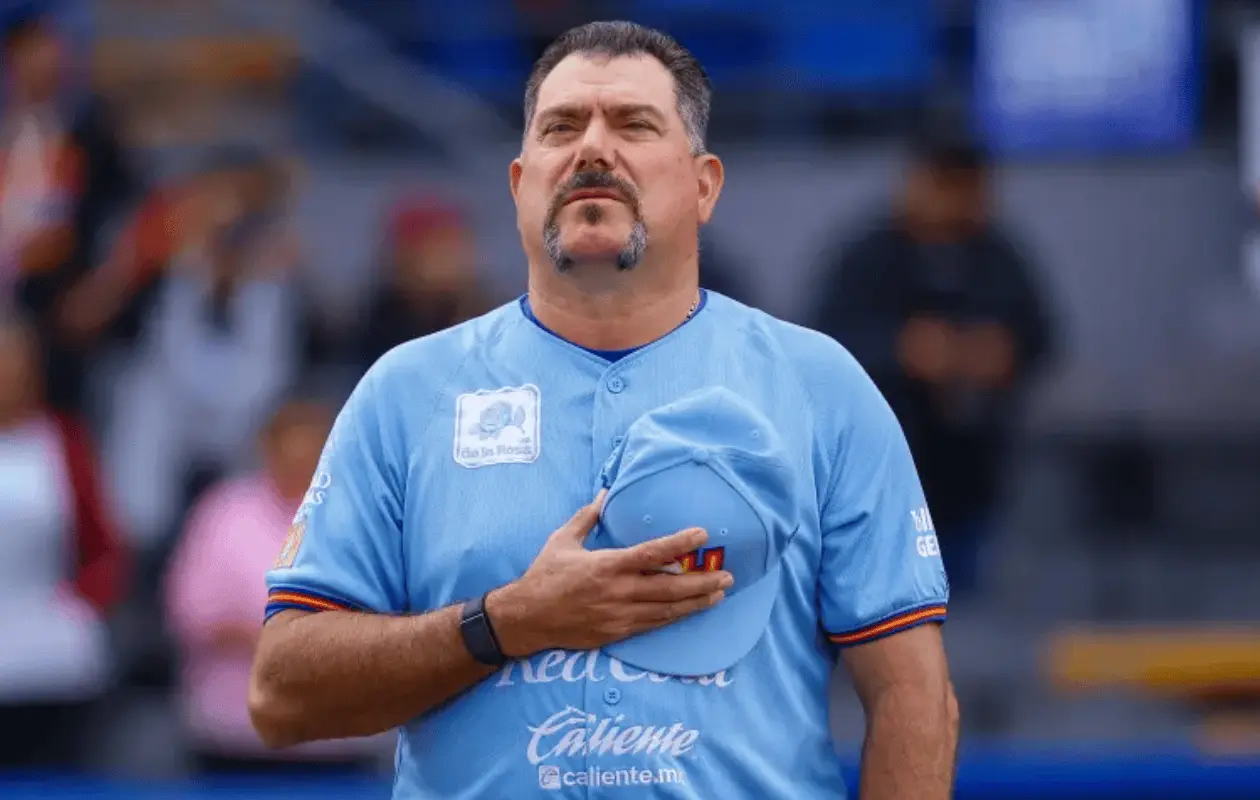 Gil tambi&eacute;n ser&aacute; el manager de M&eacute;xico en el Cl&aacute;sico Mundial de Beisbol.