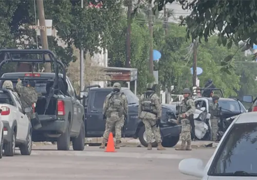 Enfrentamiento armado en Culiacán deja un policía herido y cuatro detenidos en Bachigualato Enfrentamiento armado en Culiacán deja un policía herido y cuatro detenidos en Bachigualato