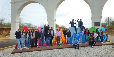 Alumnos de Escuela Normal Obregón van al FAOT Alumnos de Escuela Normal Obregón van al FAOT