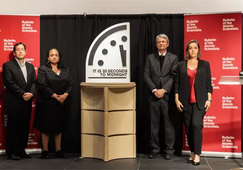 Cient&iacute;ficos mueven Reloj del Juicio Final: quedan 85 segundos para la cat&aacute;strofe mundial