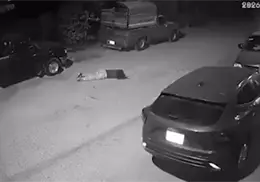 VIDEO | Mujer es arrojada brutalmente de un auto en movimiento en San Luis Potos&iacute; &iquest;Qu&eacute; pas&oacute;?