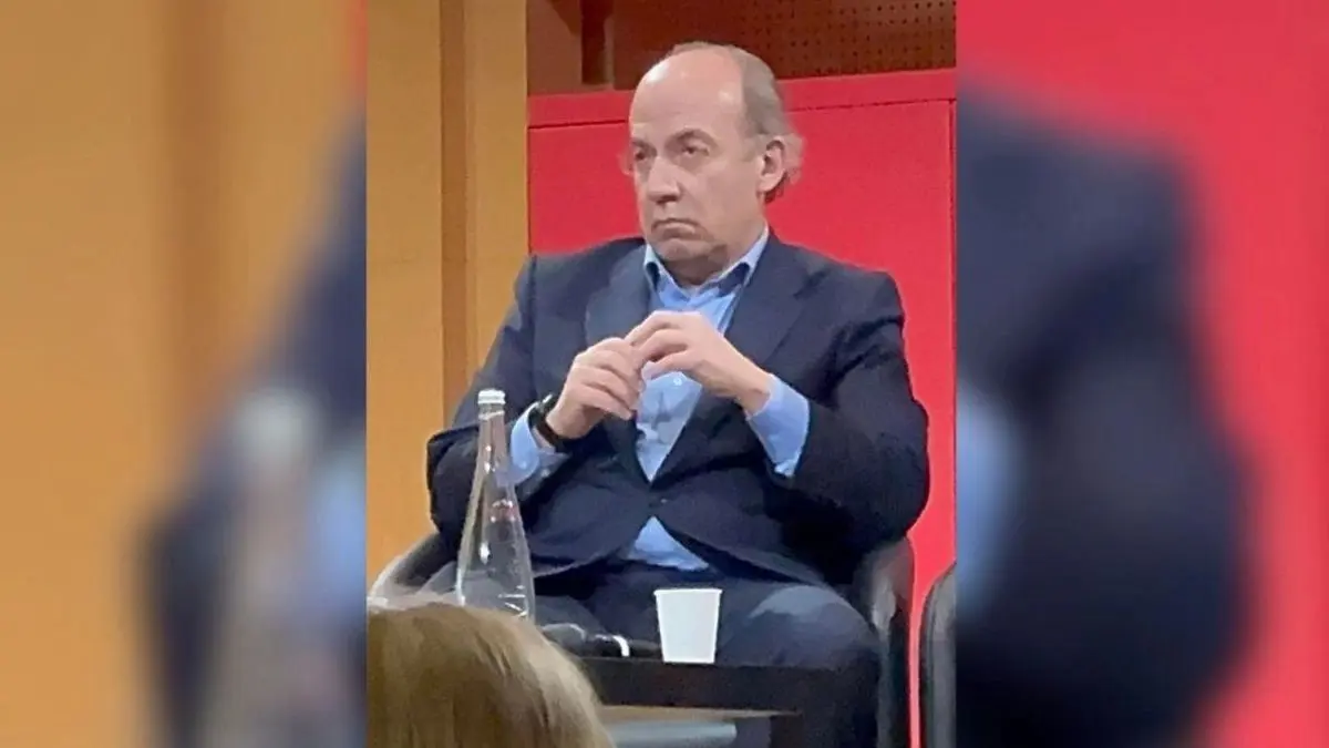 Felipe Calder&oacute;n Hinojosa es un pol&iacute;tico mexicano, expresidente de M&eacute;xico durante el periodo 2006–2012, afiliado al Partido Acci&oacute;n Nacional