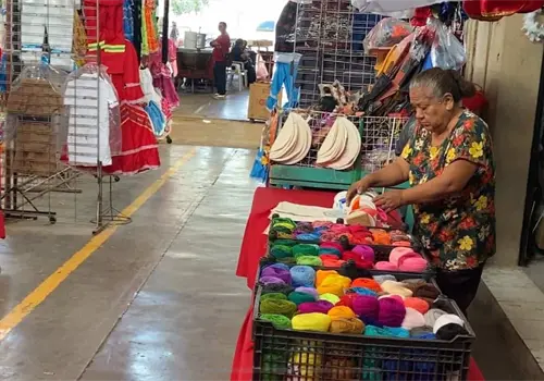 Comerciantes del Mercado se ajustan ante cuesta de enero Comerciantes del Mercado se ajustan ante cuesta de enero