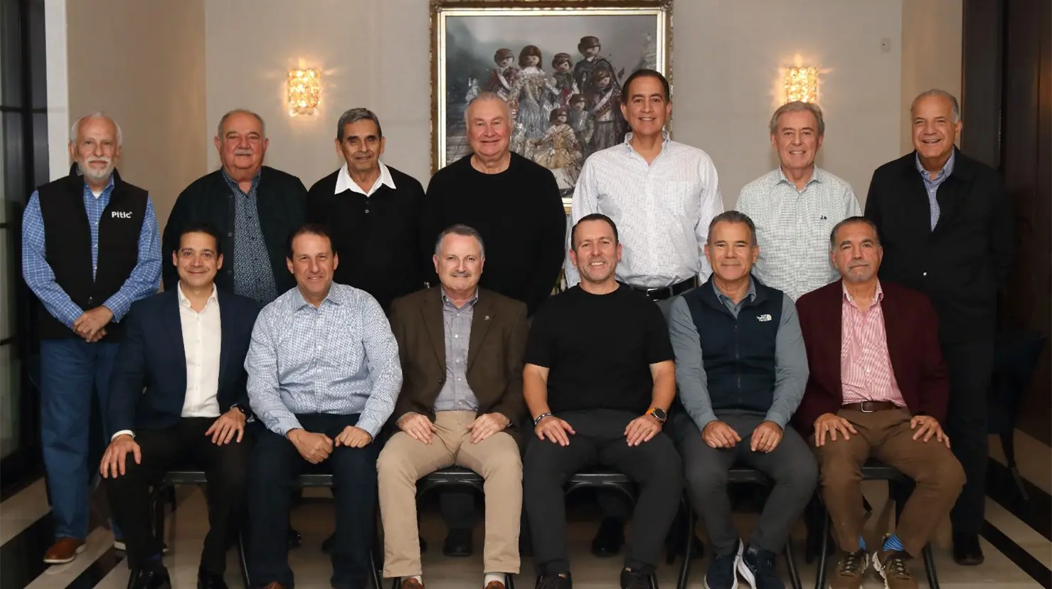 Entre los presentes en la reunión de expresidentes se encontraba Jorge Cons Figueroa, Roberto Gómez del Campo Laborín, Adrián Díaz Ramos, José Antonio Díaz Quintanar, Óscar Cuéllar Rosas, Francisco Búrquez, Delfín Ruibal Zaragoza, Arturo Fernández Díaz González, Kurt Gerhard López Portillo, Marcelo Meouchi Tirado y Eduardo Lemmen Meyer González