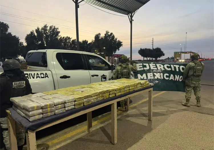 Hallan cargamento de coca&iacute;na en camioneta de seguridad privada, en SLRC