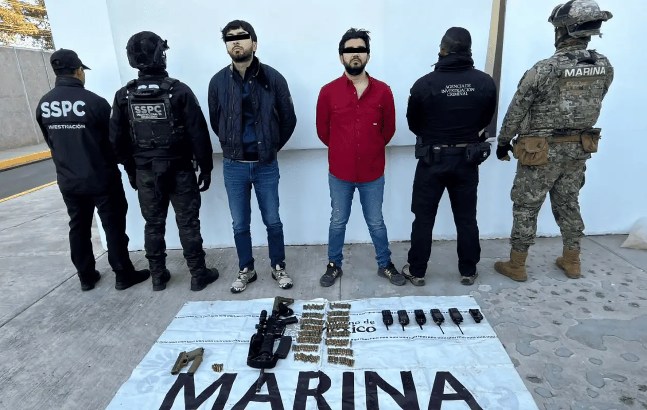 En el operativo aseguraron armas y drogas.