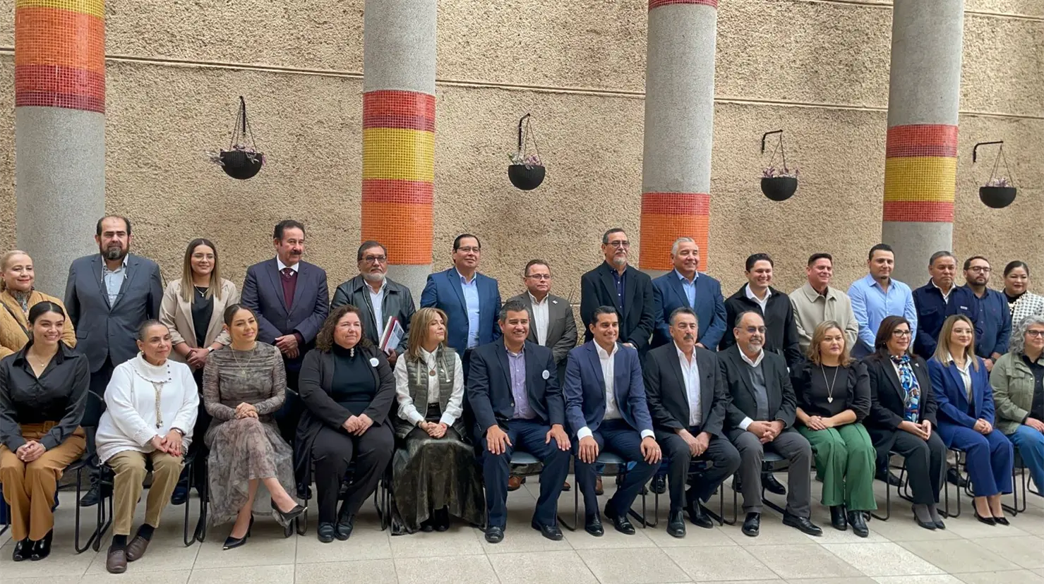 Los universitarios participan en los procesos productivos y por ello es que las instituciones educativas se esfuerzan por ser m&aacute;s pertinentes a las necesidades del mercado