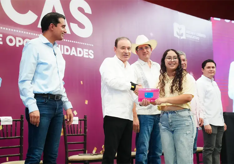 Hay 44 mil 500 becas disponibles para universitarios de Sonora