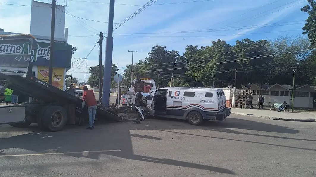 Aparatoso accidente vial deja una víctima