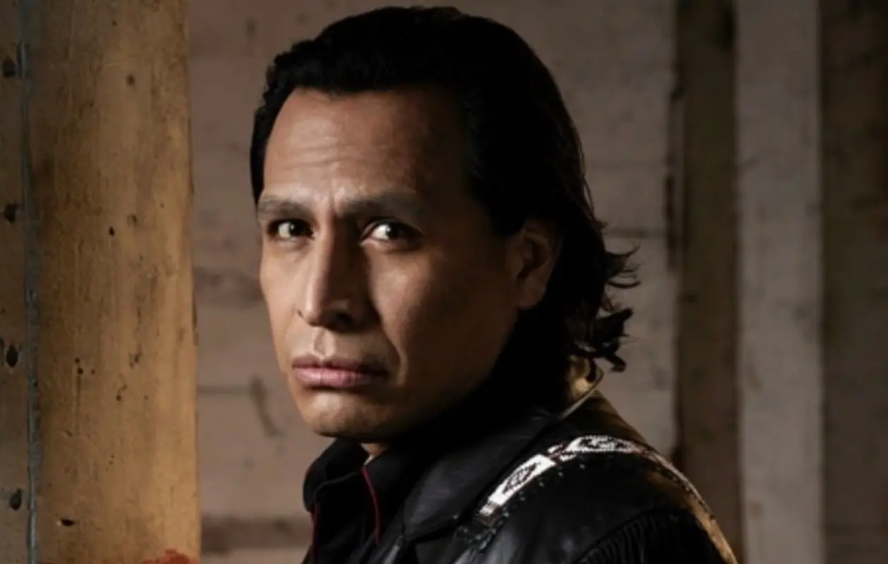 Fue parte de la serie Narcos: M&eacute;xico, donde interpret&oacute; a Pablo Acosta Villarreal.