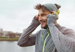 C&oacute;mo puede afectar a tu o&iacute;do hacer ejercicio mientras usas aud&iacute;fonos