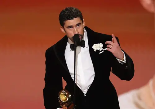 Grammy 2026: Bad Bunny lanza potente discurso contra el ICE y recibe una ovaci&oacute;n de pie