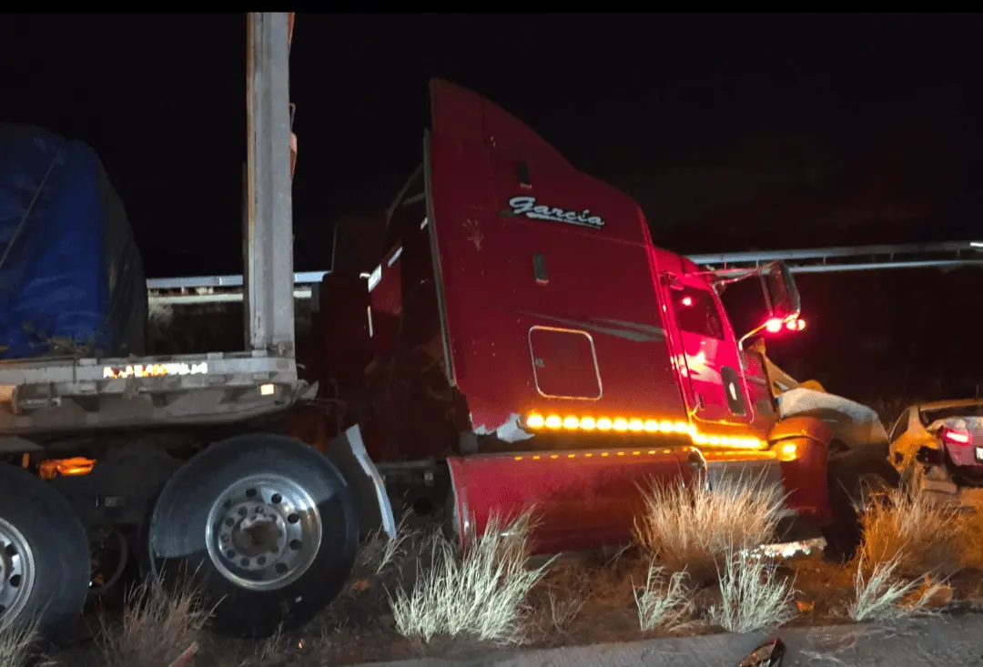 Se registra fuerte accidente vehicular en la Carretera Internacional 15