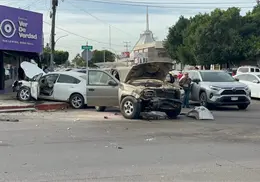 Aparatoso accidente en la calle N&aacute;inari de Ciudad Obreg&oacute;n